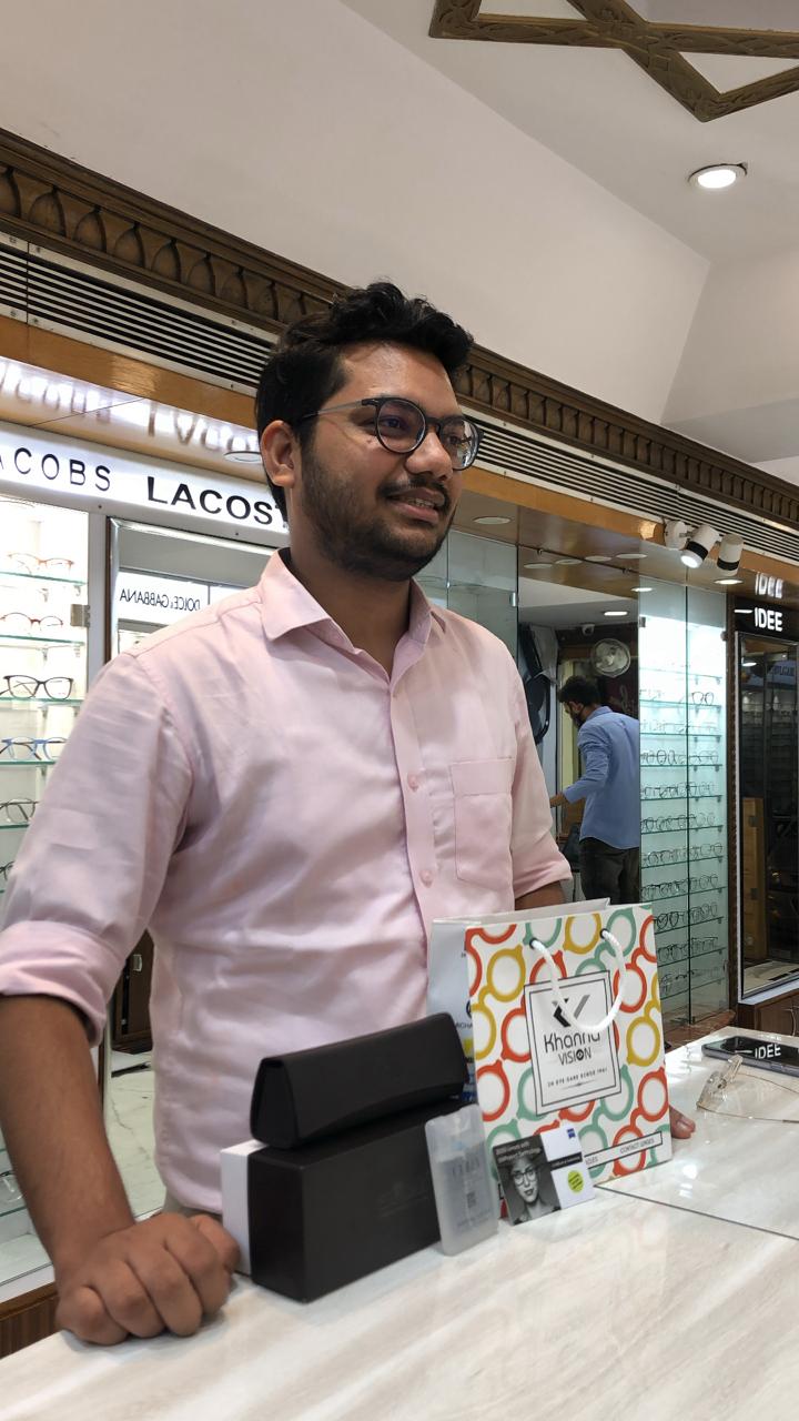 Happy customer with Khanna Vision purchase